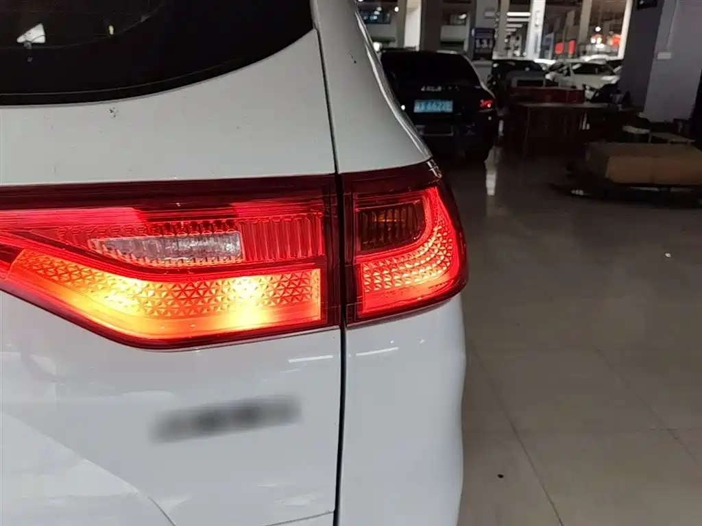 Haval M6 2021 PLUS 1.5T DCT Elite Smart Connect фото 8
