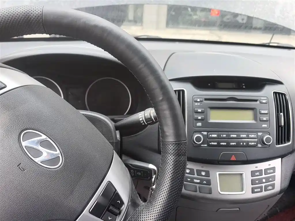 Hyundai Elantra 2015 1.6L Automatic Luxury фото 6