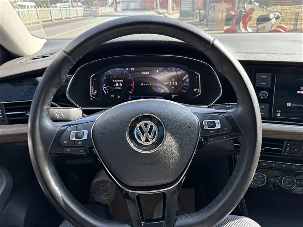 Volkswagen Passat 2019 330TSI Luxury Edition China VI фото 3