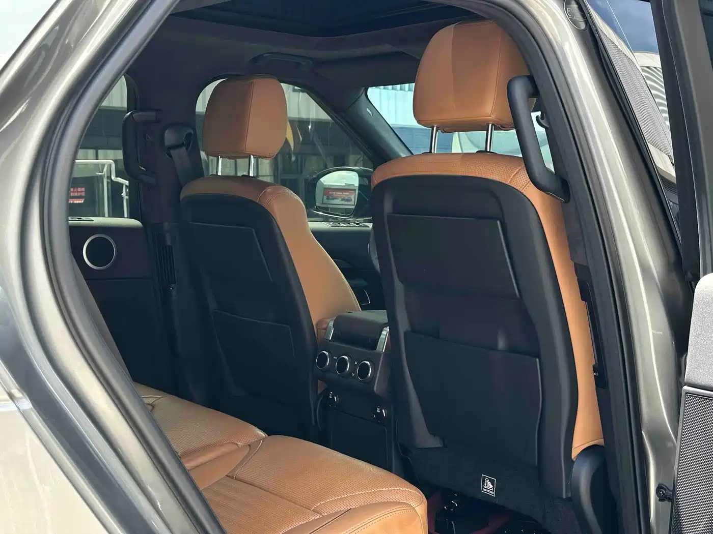 Land Rover Discovery 2017 3.0 SC V6 HSE фото 29