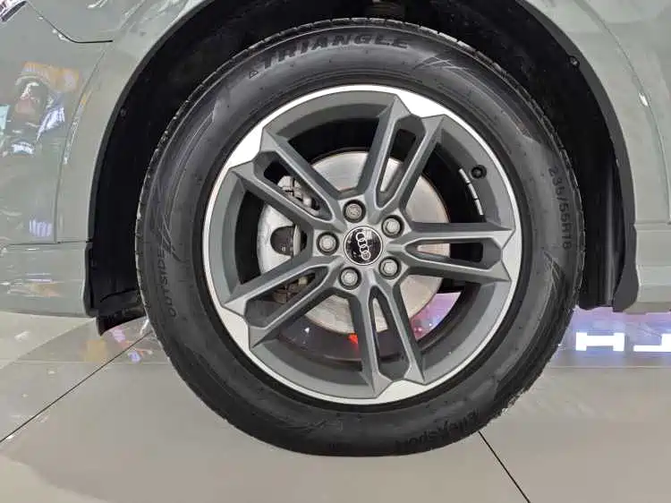 Audi Q3 2024 35 TFSI Progressive Sport фото 5