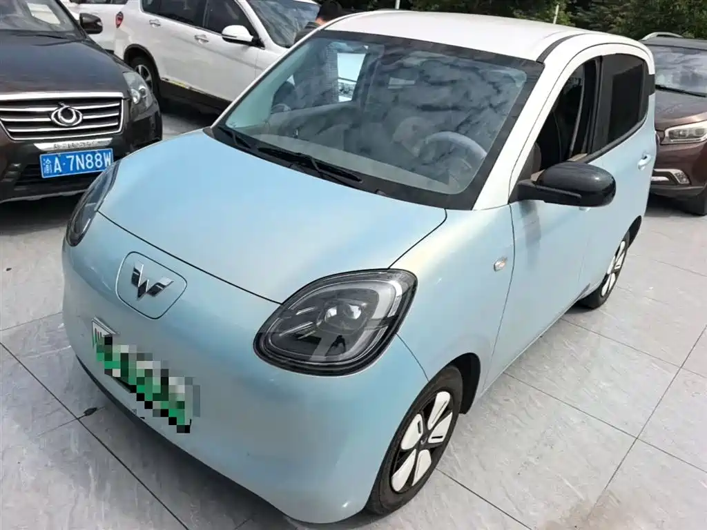 Wuling Motors Hongguang MINIEV 2025 4-Door Premium+ Edition