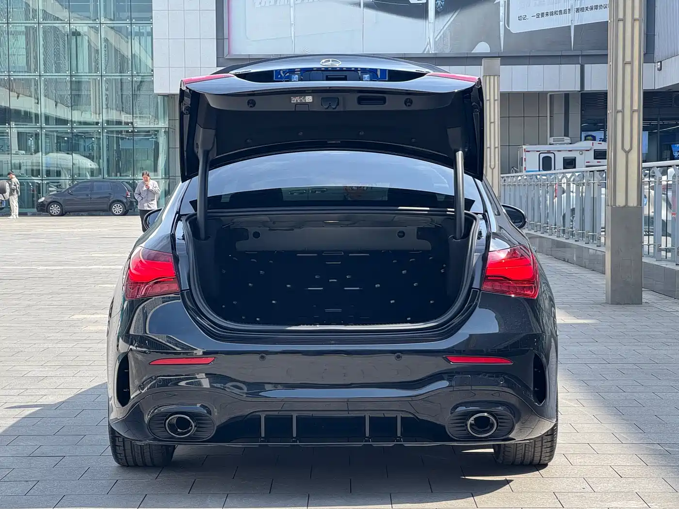 Mercedes-Benz A-Class AMG 2024 AMG A 35 L 4MATIC фото 10
