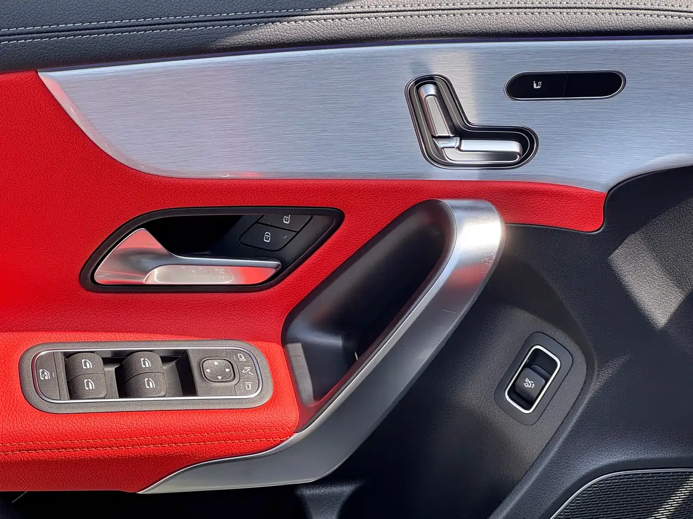 Mercedes-Benz A-Class AMG 2024 AMG A 35 L 4MATIC фото 14