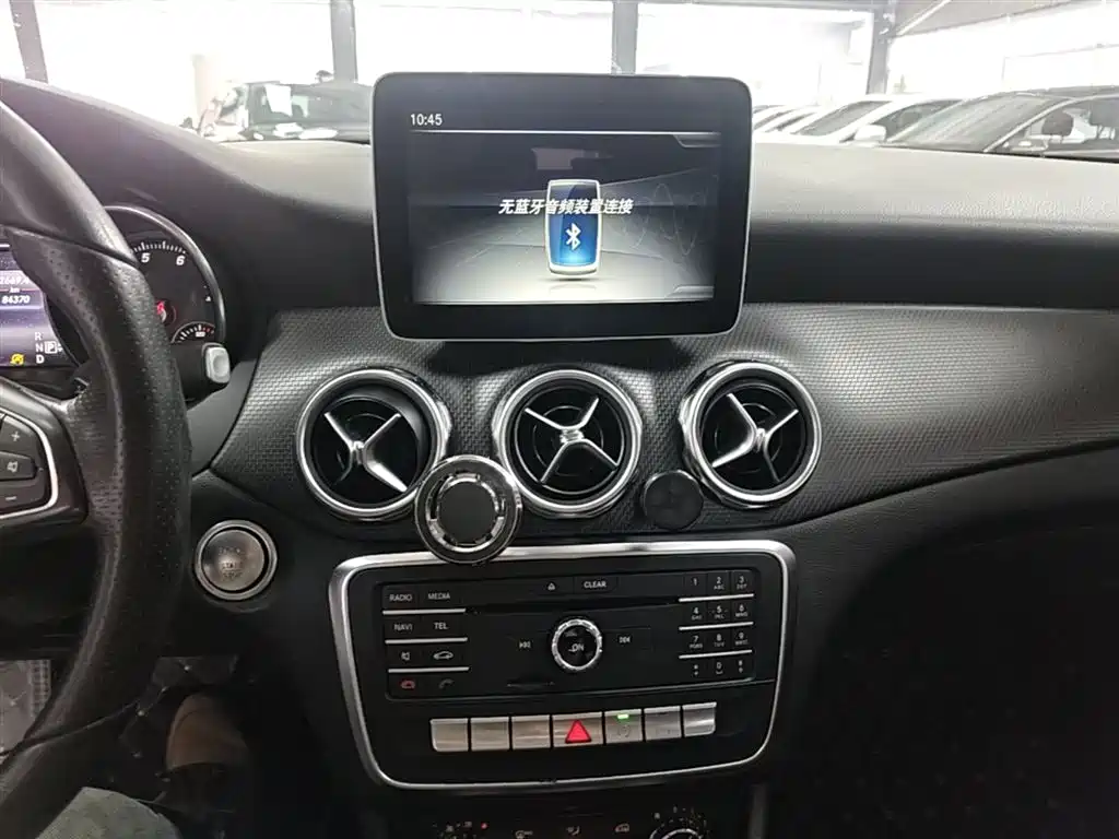Mercedes-Benz GLA 2017 GLA 200 Dynamic фото 13