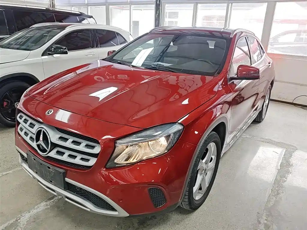 Mercedes-Benz GLA 2017 GLA 200 Dynamic фото 2