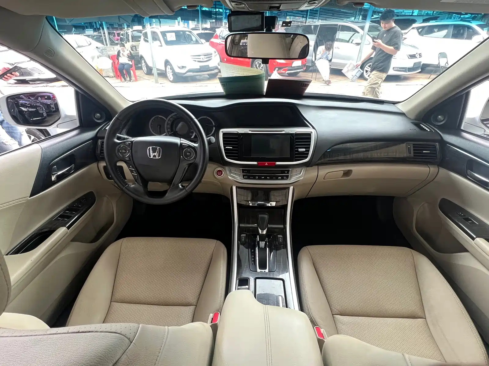 Фото 20 - Honda Accord