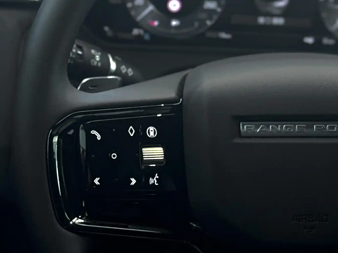 Land Rover Range Rover Velar 2026 Model 250PS Dynamic SE фото 6
