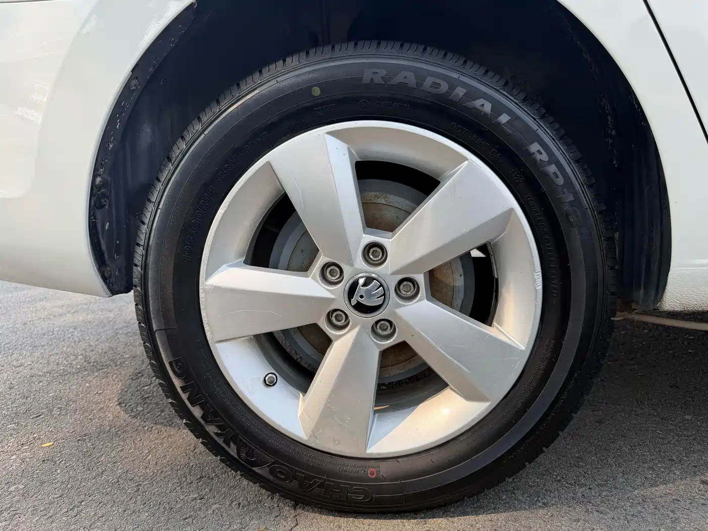 Škoda Rapid 2013 1.6L Automatic Smart Selection фото 33