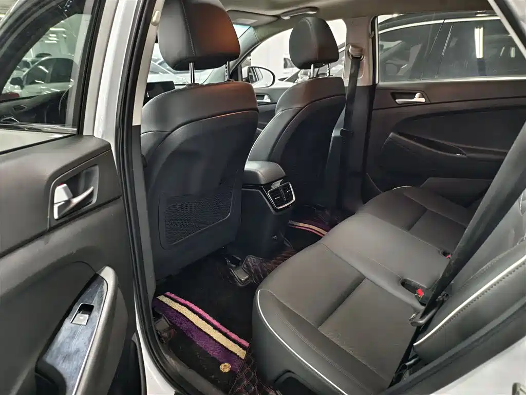 Hyundai Tucson 2020 280TGDi 2WD GLS Smart Connect Edition China VI фото 8