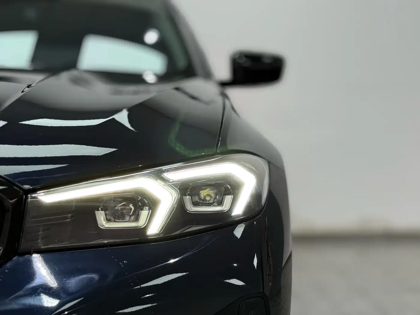 BMW 3 Series 2023 325Li M Sport Black Night Package фото 14