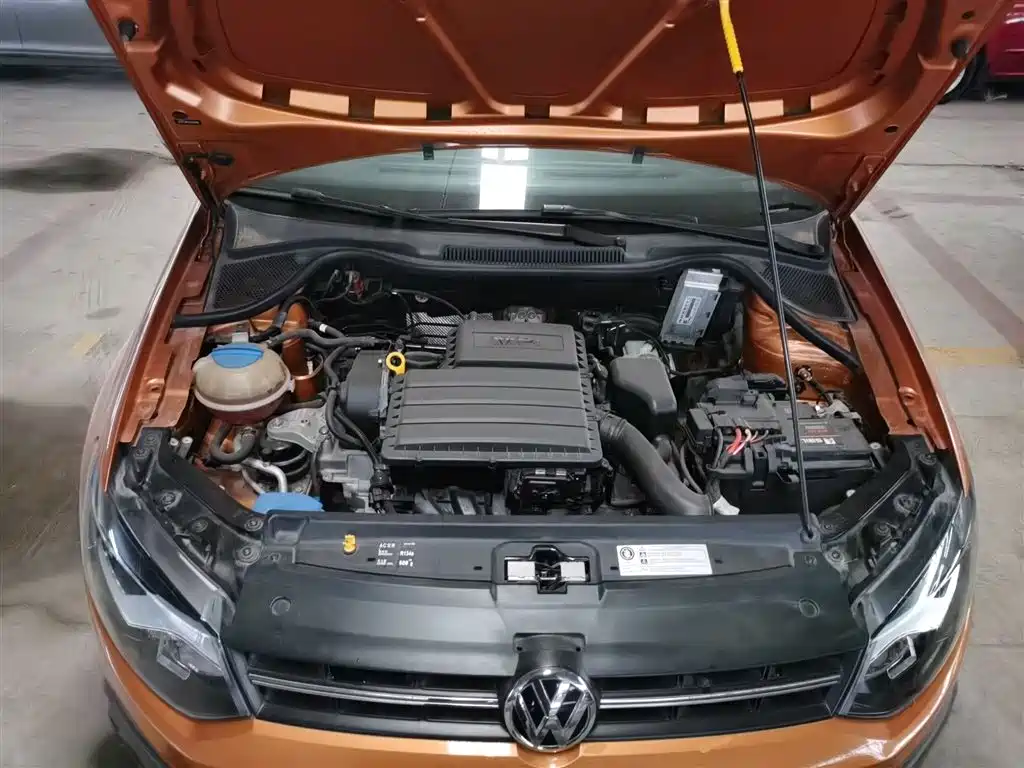 Volkswagen Polo 2018 1.5L Cross Polo Auto фото 16
