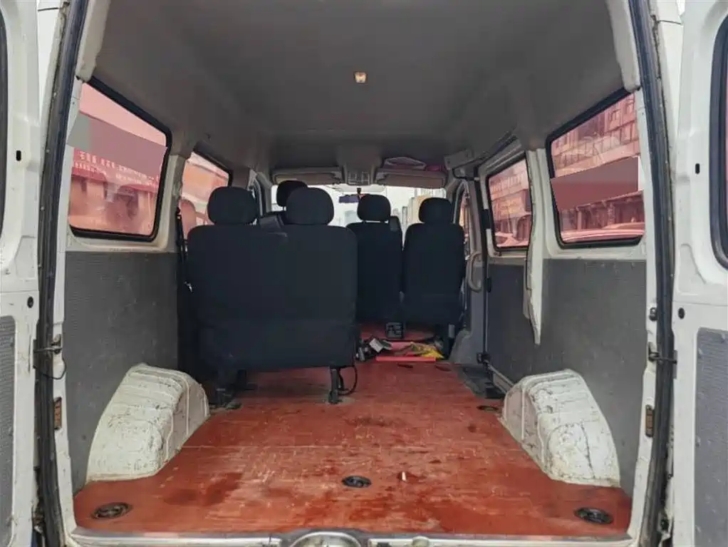 SAIC Maxus Xintu V80 2019 Model 2.5T Classic 6-speed manual Aoyuntong short wheelbase ultra-low roof 5/6-seater фото 4