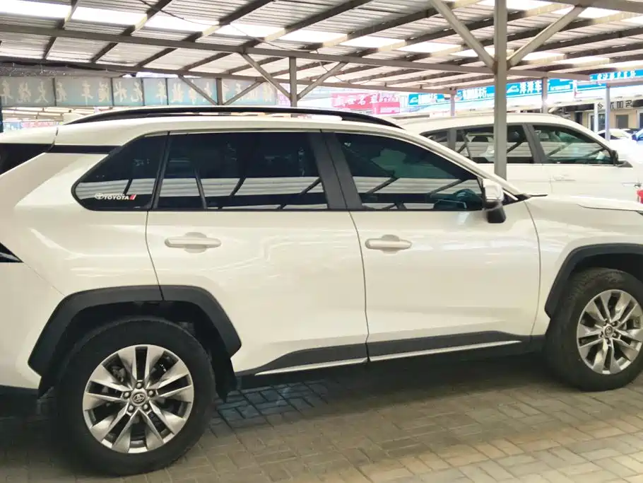 Toyota Wildlander 2023 2022 2.0L CVT FWD Luxury PLUS Edition