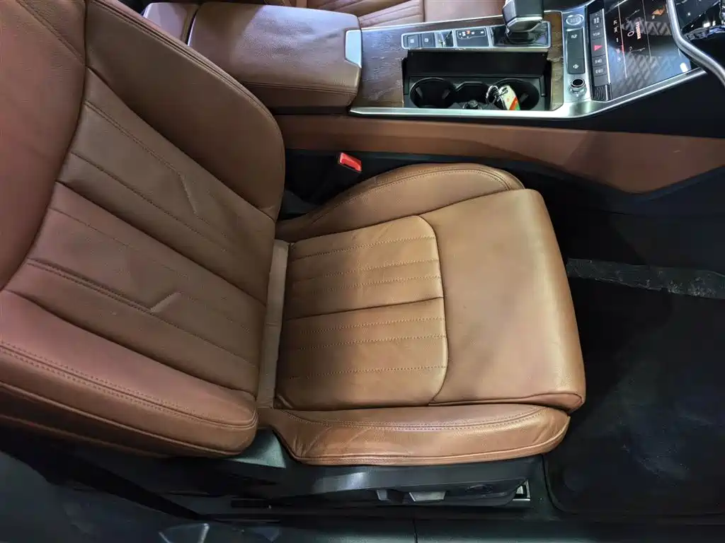 Audi A6L 2019 40 TFSI Luxury Elegance фото 17