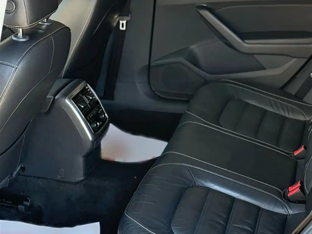 Volkswagen Passat 2017 330TSI DSG Prestige фото 17