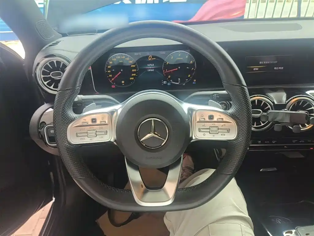 Mercedes-Benz A-Class 2019 A 200 L Sport Sedan фото 11
