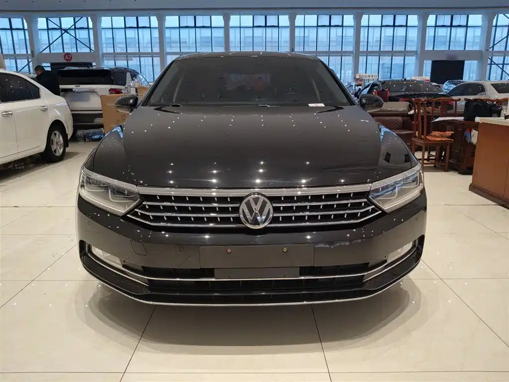 Volkswagen Magotan 2018 Facelift 330TSI DSG Luxury фото 3