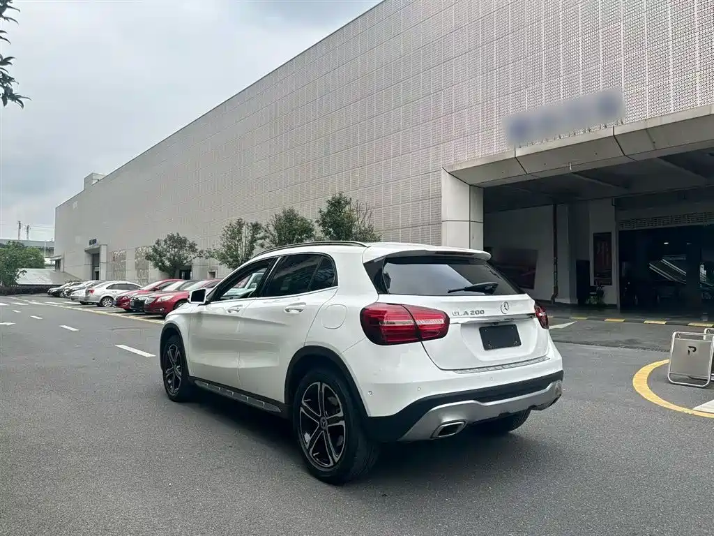 Mercedes-Benz GLA 2018 GLA 200 Fashion фото 5