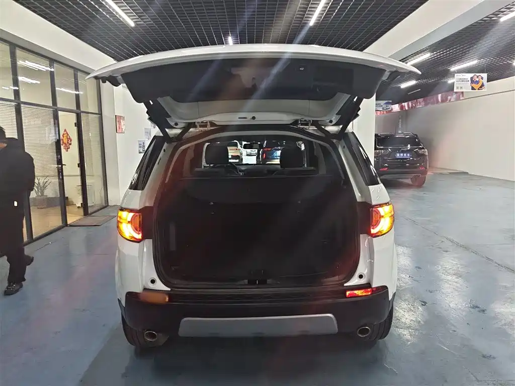 Land Rover Discovery Sport 2019 240PS SE Edition China VI фото 15