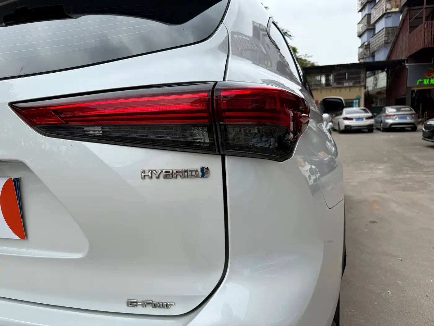 Toyota Highlander 2023 2.5L Smart Hybrid Dual Engine AWD Luxury 7-Seater фото 32
