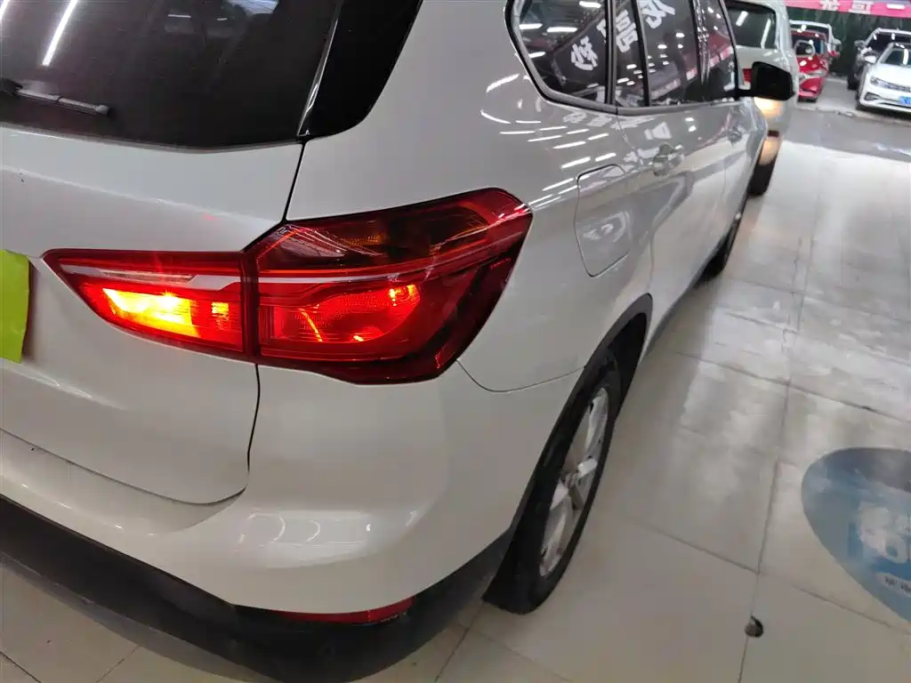 BMW X1 2019 sDrive18Li Fashion Model фото 24
