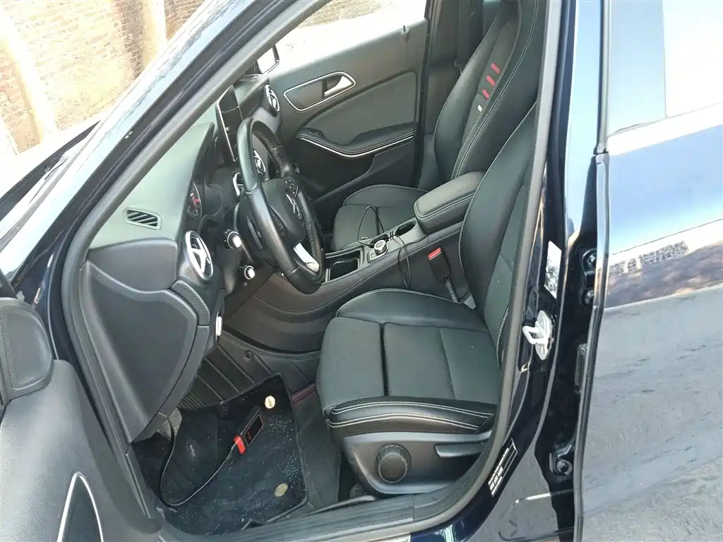 Mercedes-Benz A-Class (Import) 2017 Facelift A 200 Dynamic фото 11