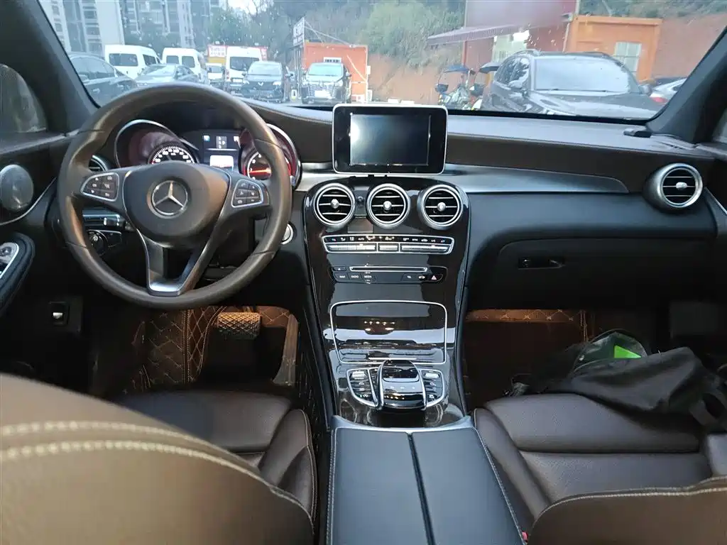 Mercedes-Benz GLC 2017 GLC 260 4MATIC Dynamic фото 6
