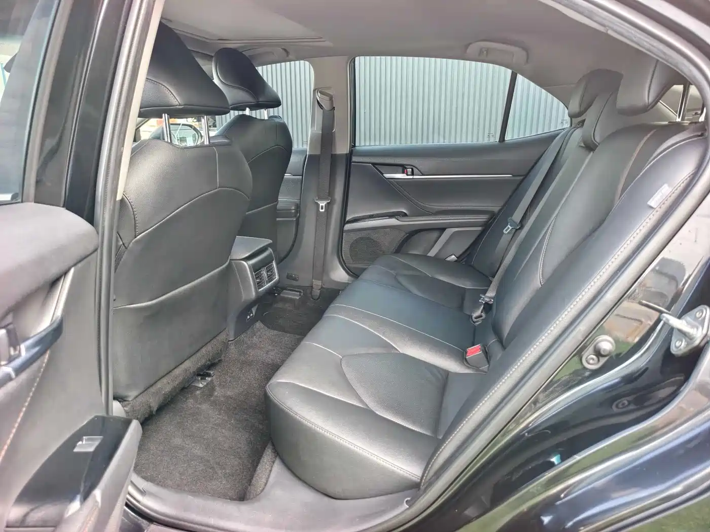 Фото 10 - Toyota Camry
