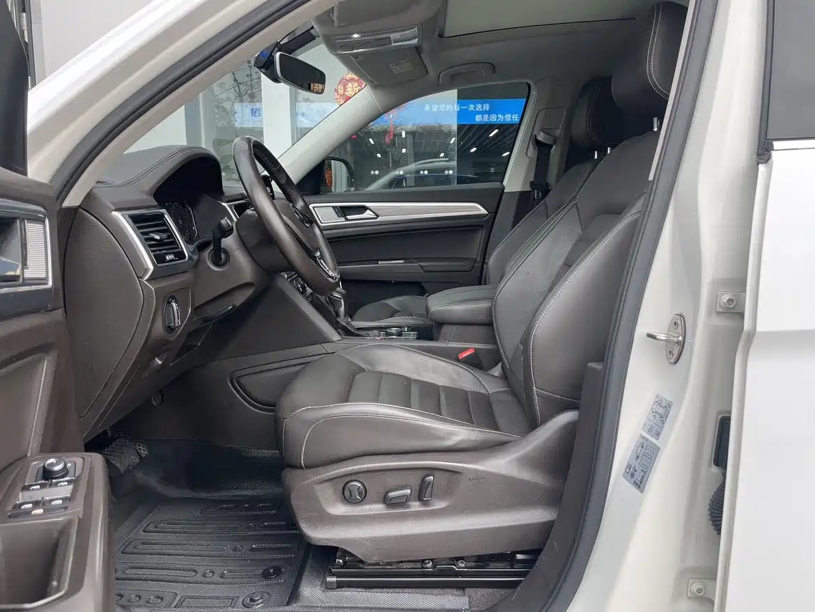 Volkswagen Teramont 2020 380TSI 4WD Luxury Edition China VI фото 4