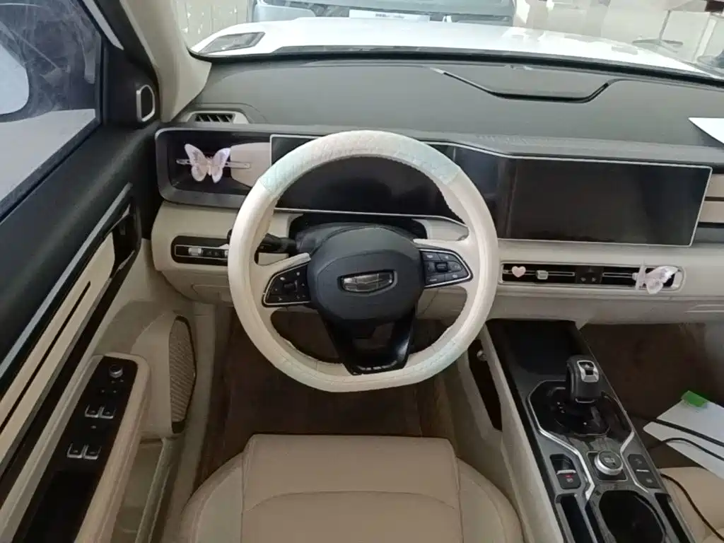 Фото 11 - Geely ICON