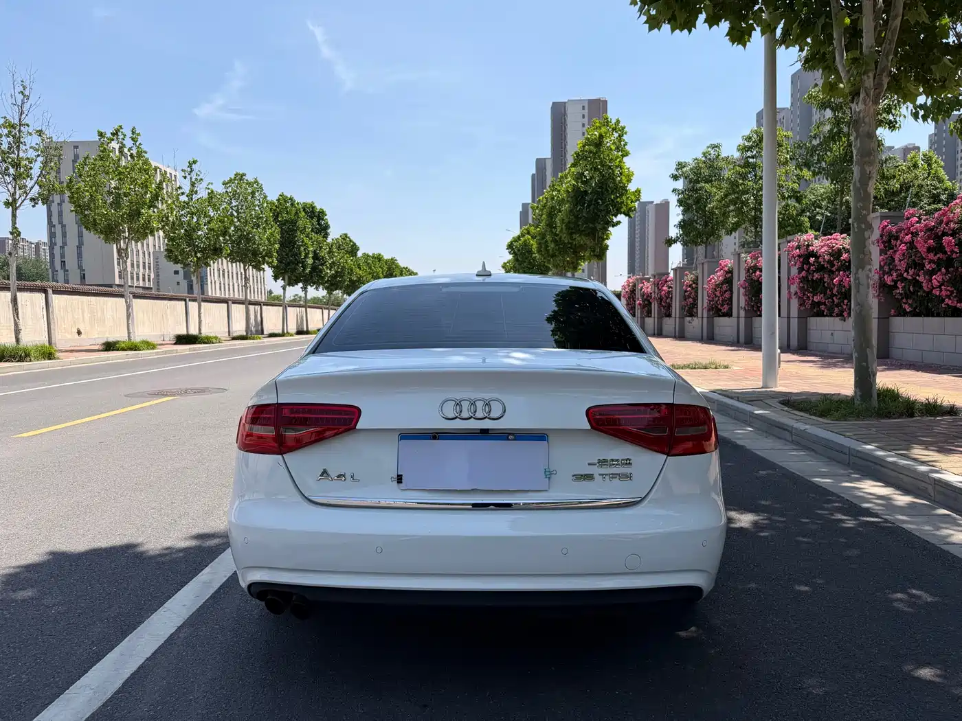 Audi A4L 2013 35 TFSI Automatic Standard фото 16