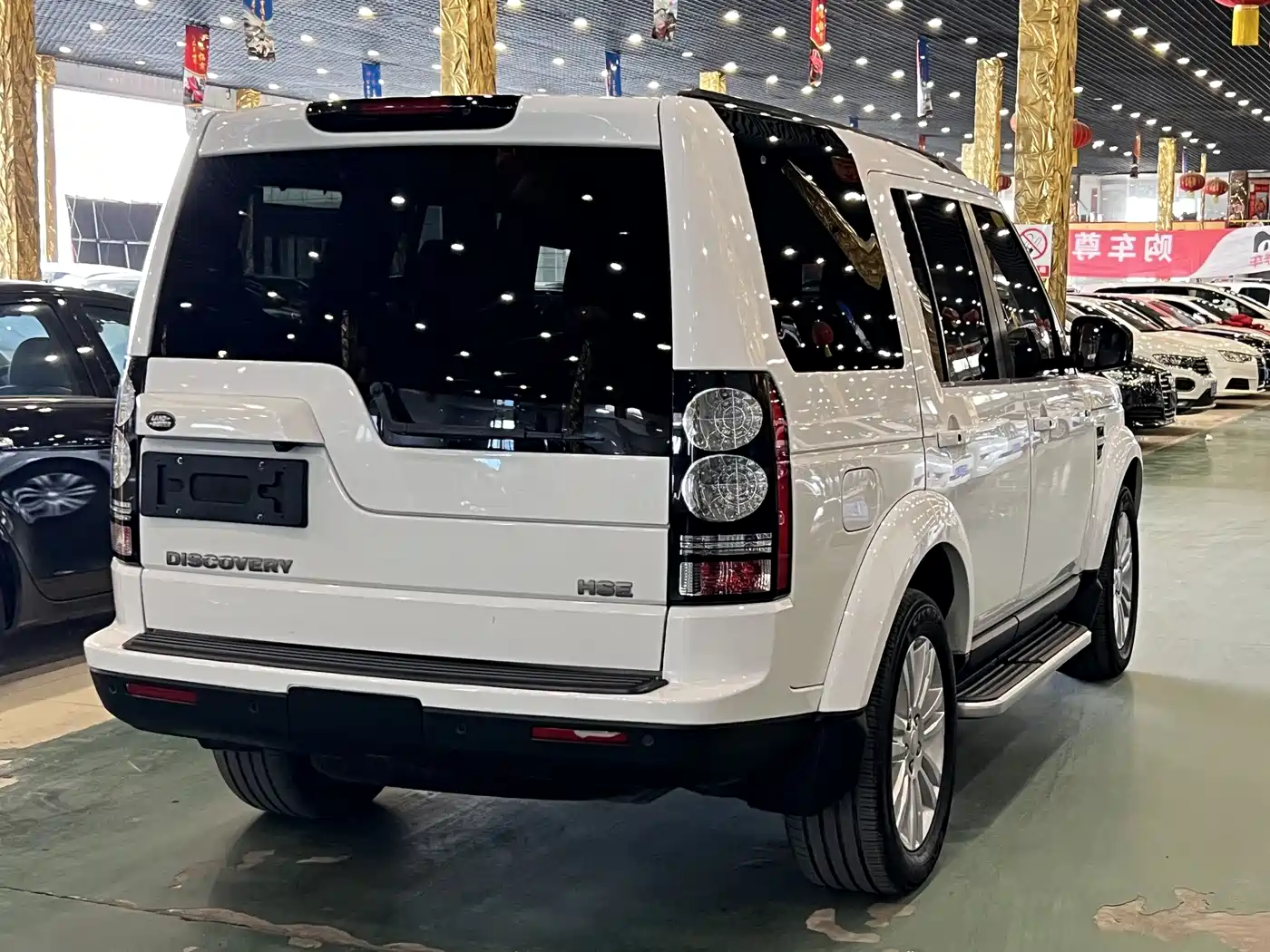Land Rover Discovery 2016 3.0 SC V6 HSE фото 9