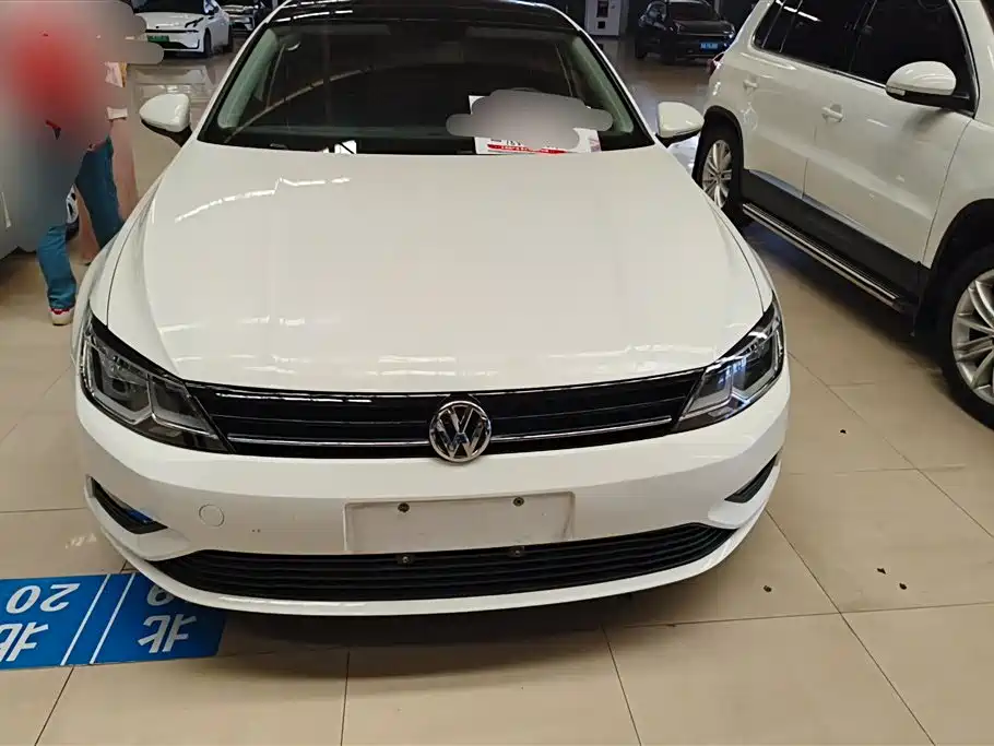 Volkswagen Lamando 2017 230TSI DSG Trend Edition фото 10