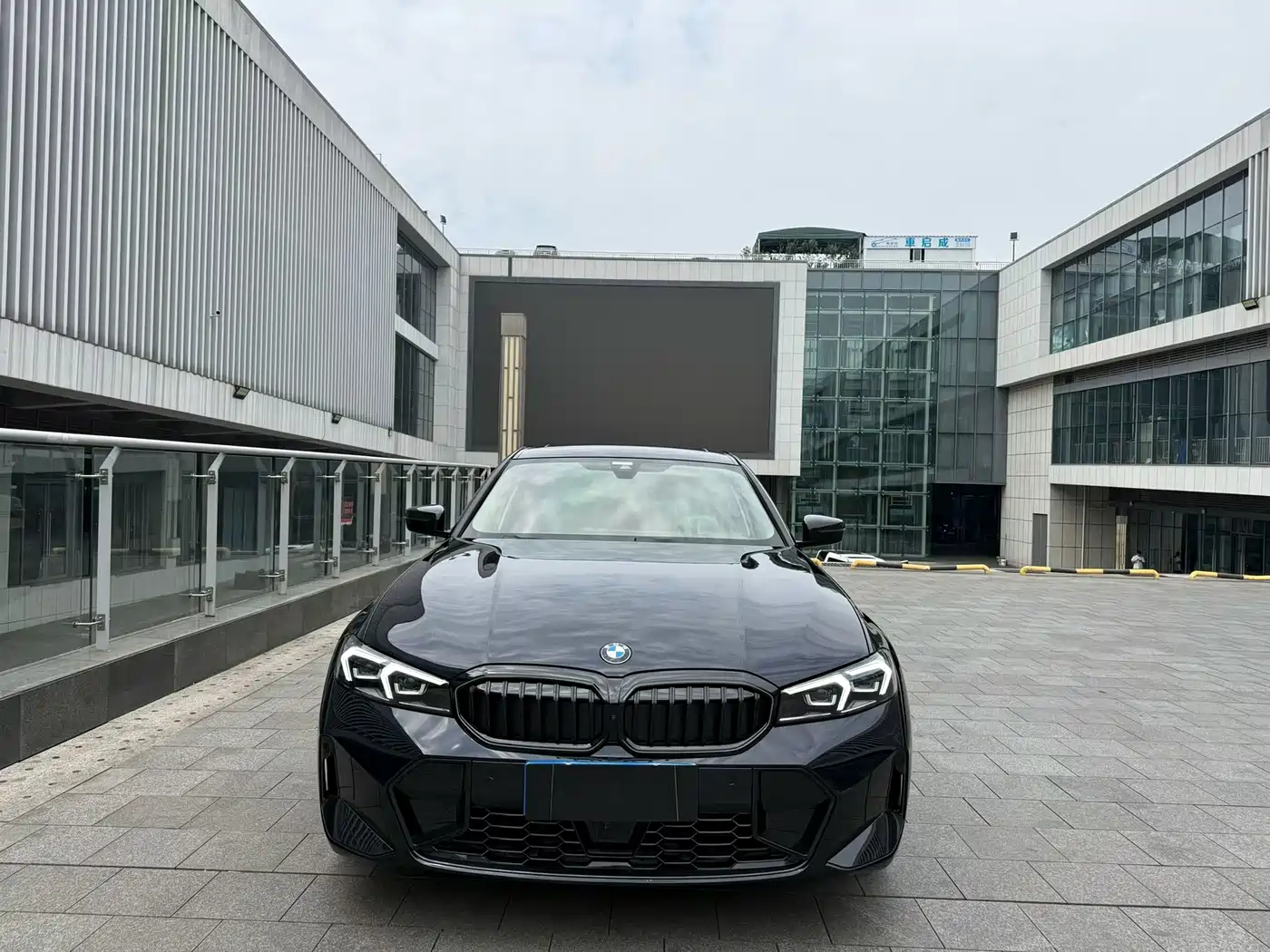 BMW 3 Series 2025 330Li M Sport Night Edition