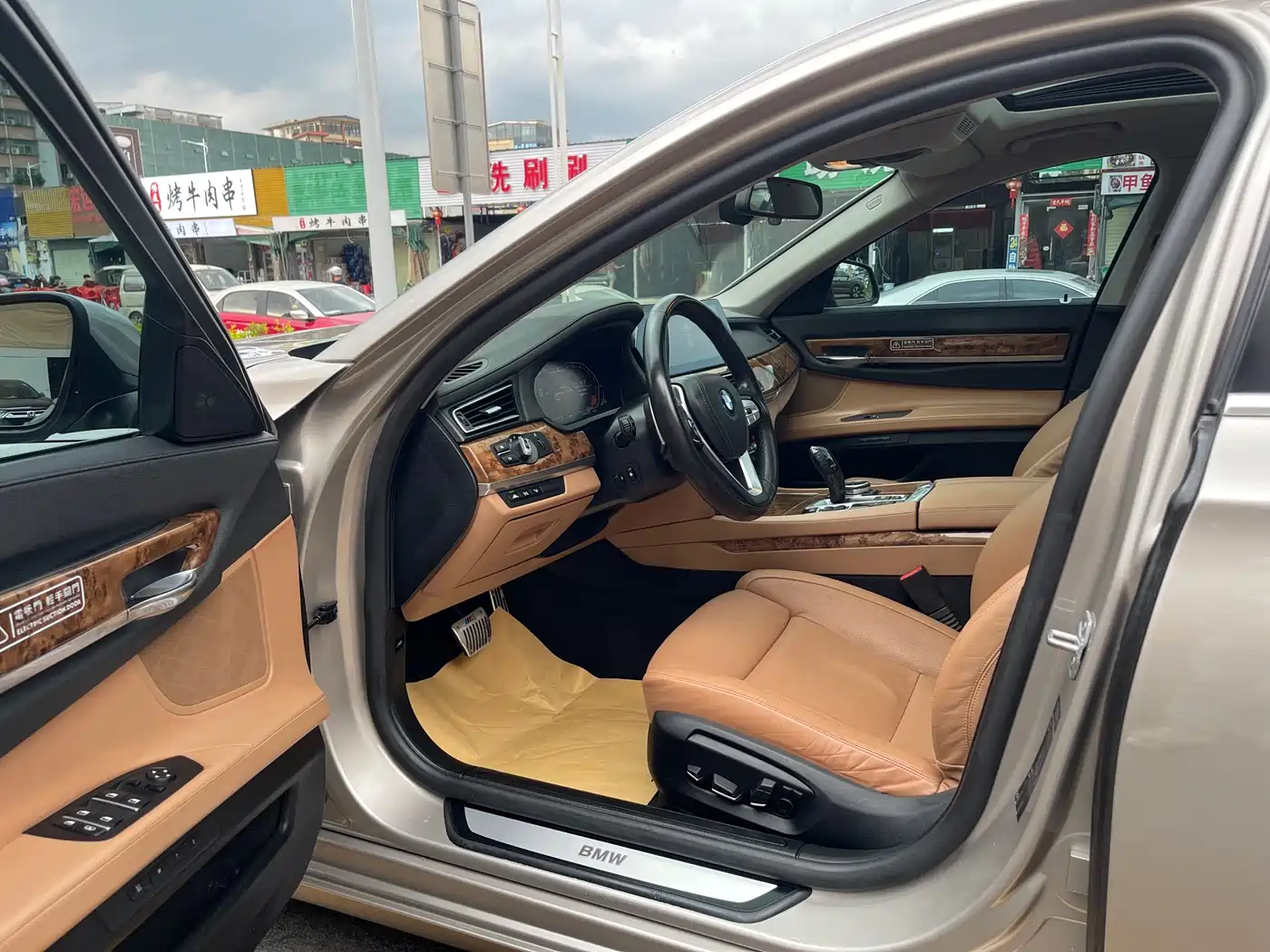 BMW 7 Series 2013 Model 740Li Luxury фото 9