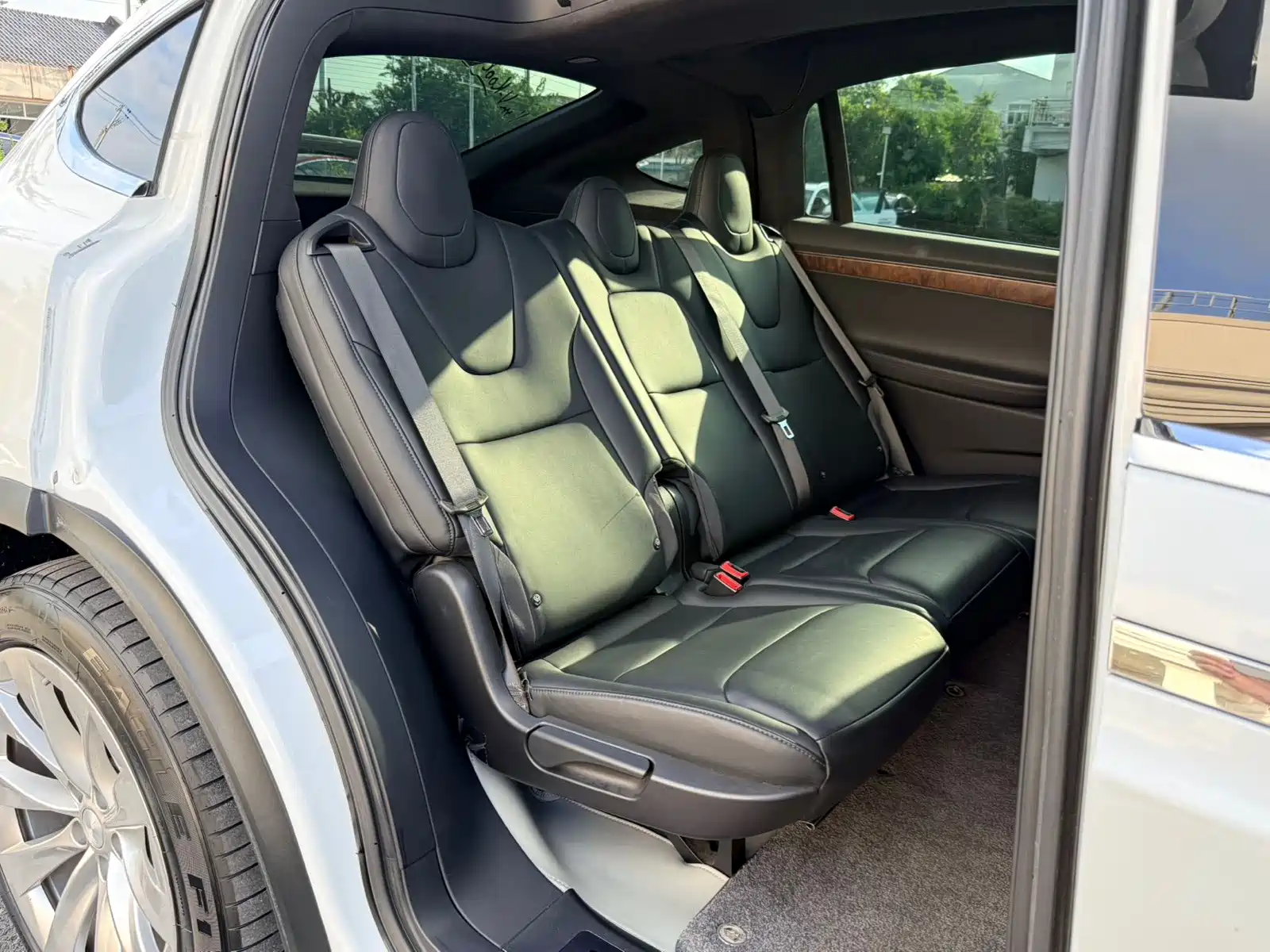Фото 15 - Tesla Model X