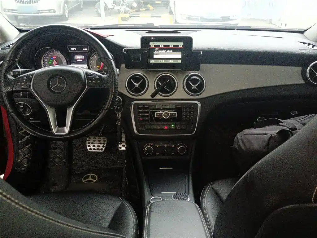 Mercedes-Benz GLA 2015 GLA 200 Fashion фото 6