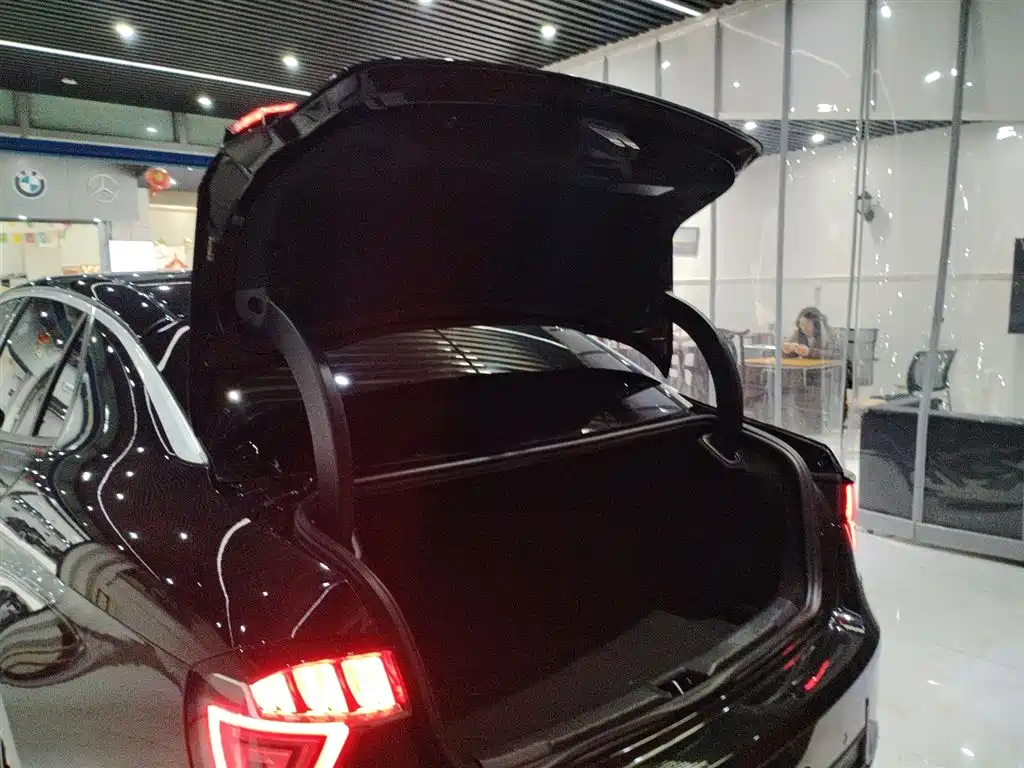 Lynk & Co 03 2021 2.0TD Auto Jin Champion Edition фото 19