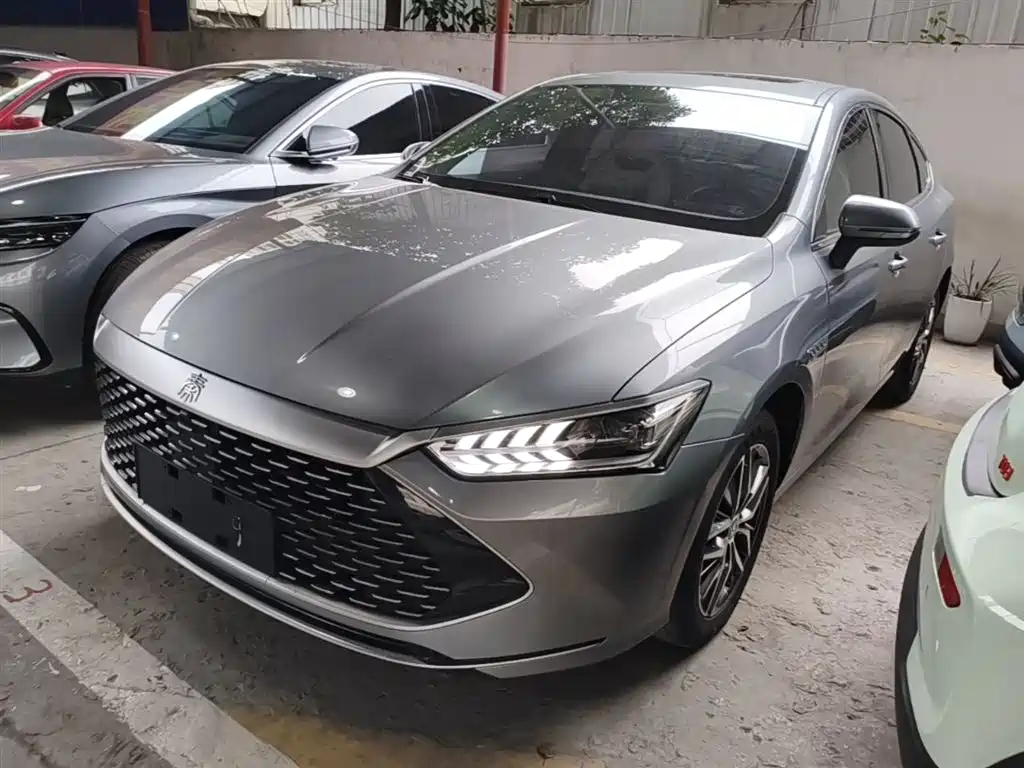 BYD Qin PLUS 2023 Champion Edition DM-i 120KM Leading Type