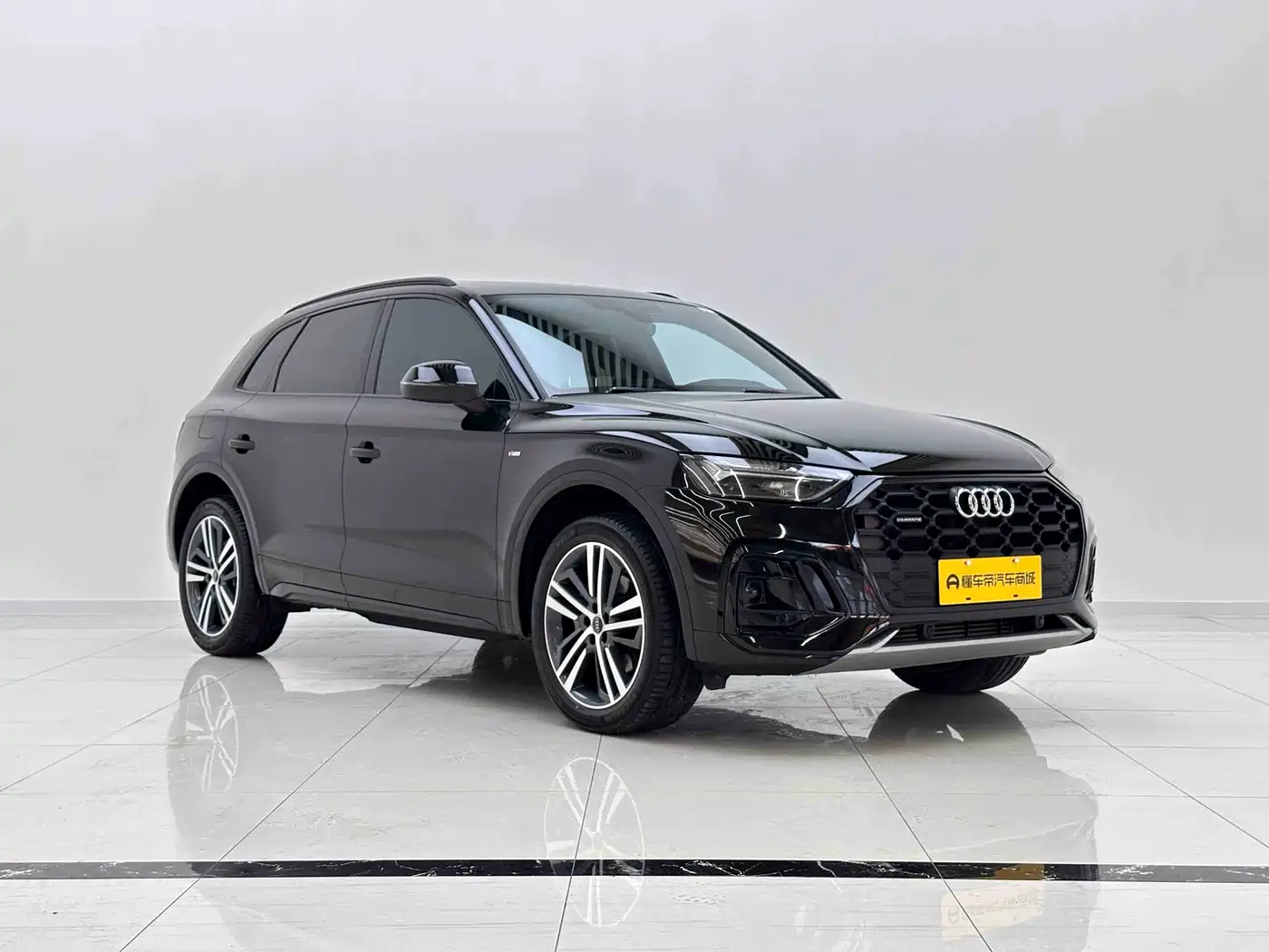 Audi Q5L 2023 40T Luxury Dynamic фото 3