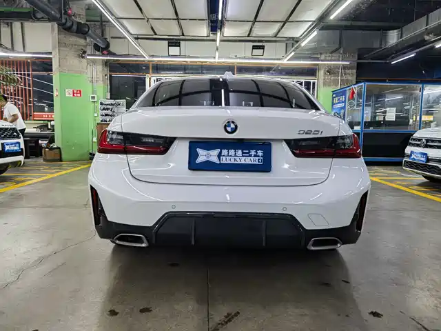 BMW 3 Series 2023 320i M Sport Package — фото 5