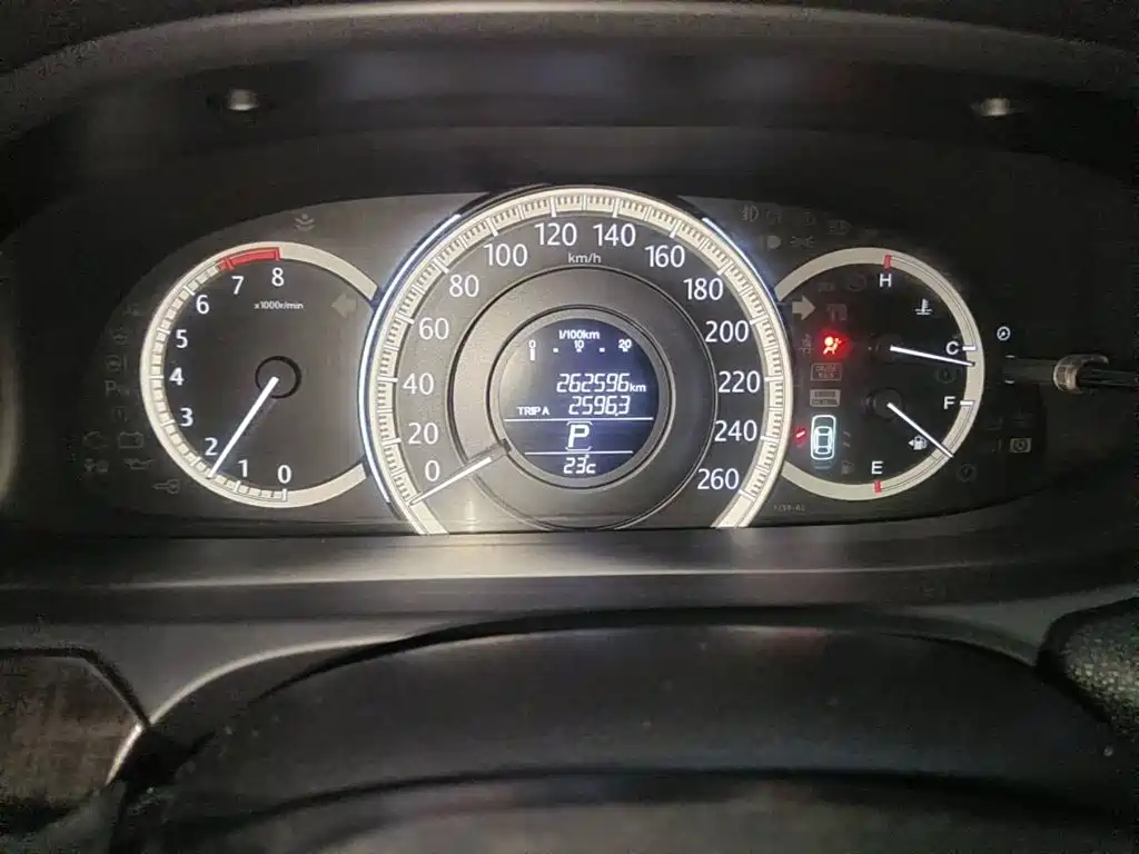Фото 4 - Honda Accord