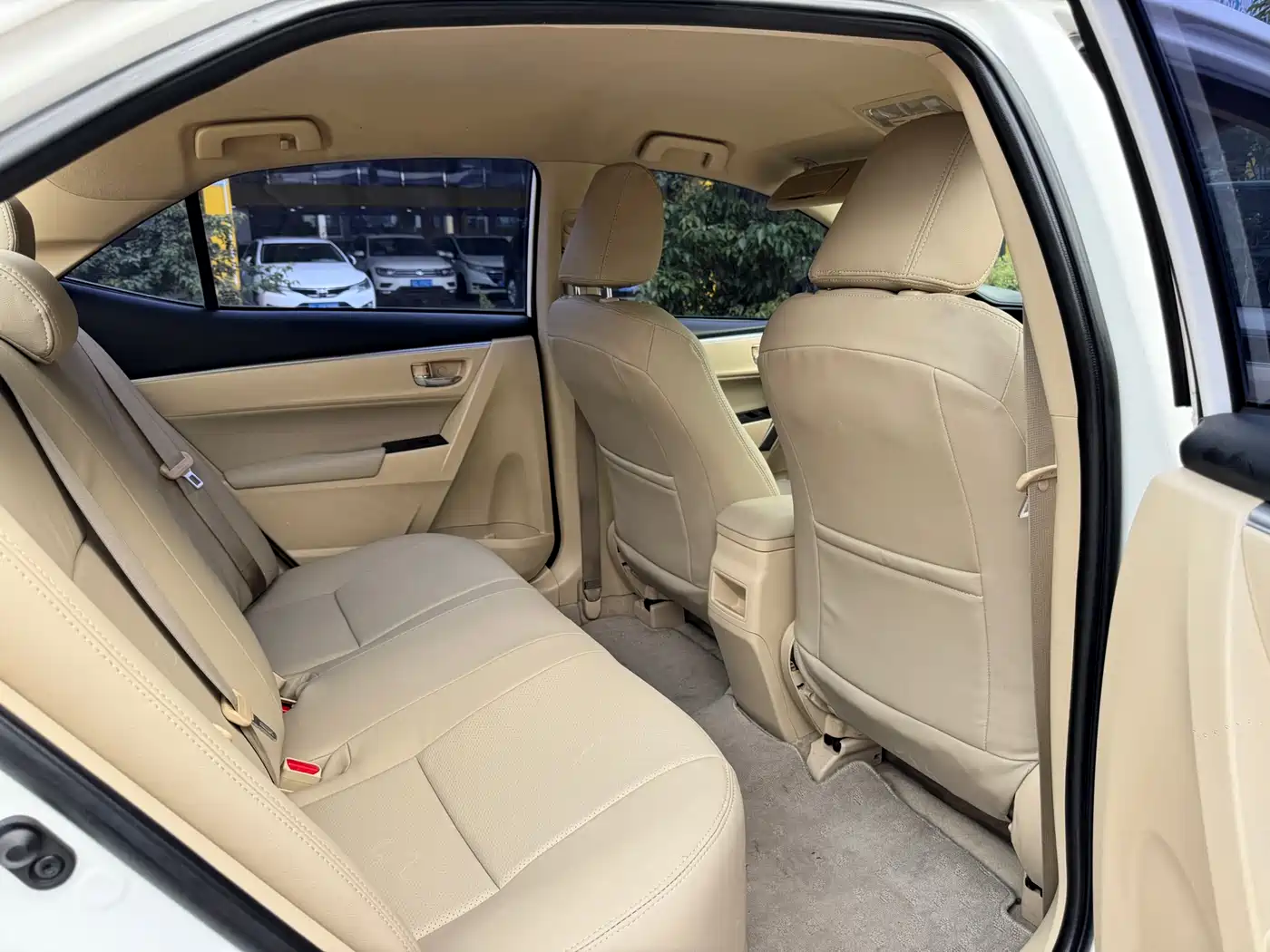 Toyota Corolla 2017 1.2T CVT GL фото 13
