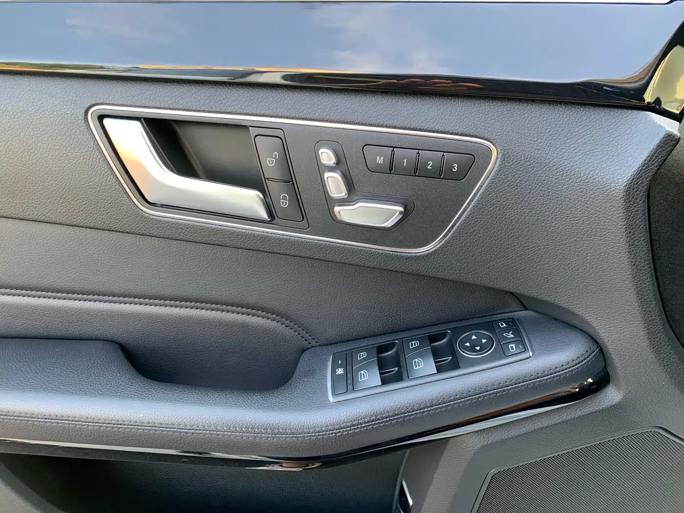 Mercedes-Benz E-Class 2015 Facelift E 260 L Sport фото 22