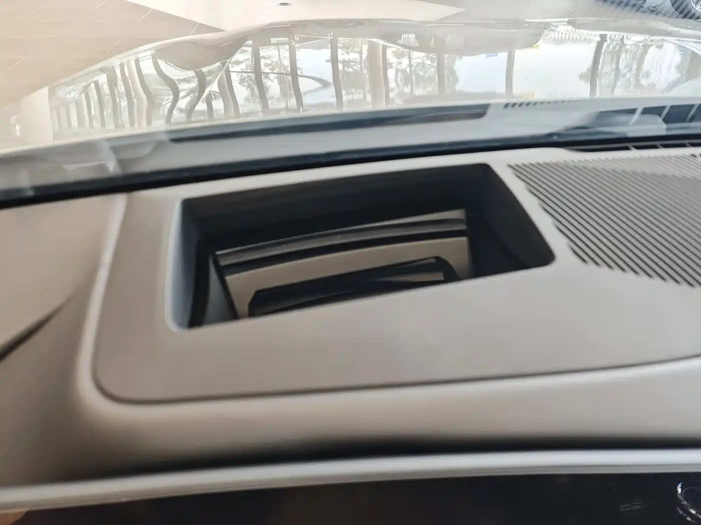 BMW 5 Series 2024 530Li Premium Luxury Package фото 10