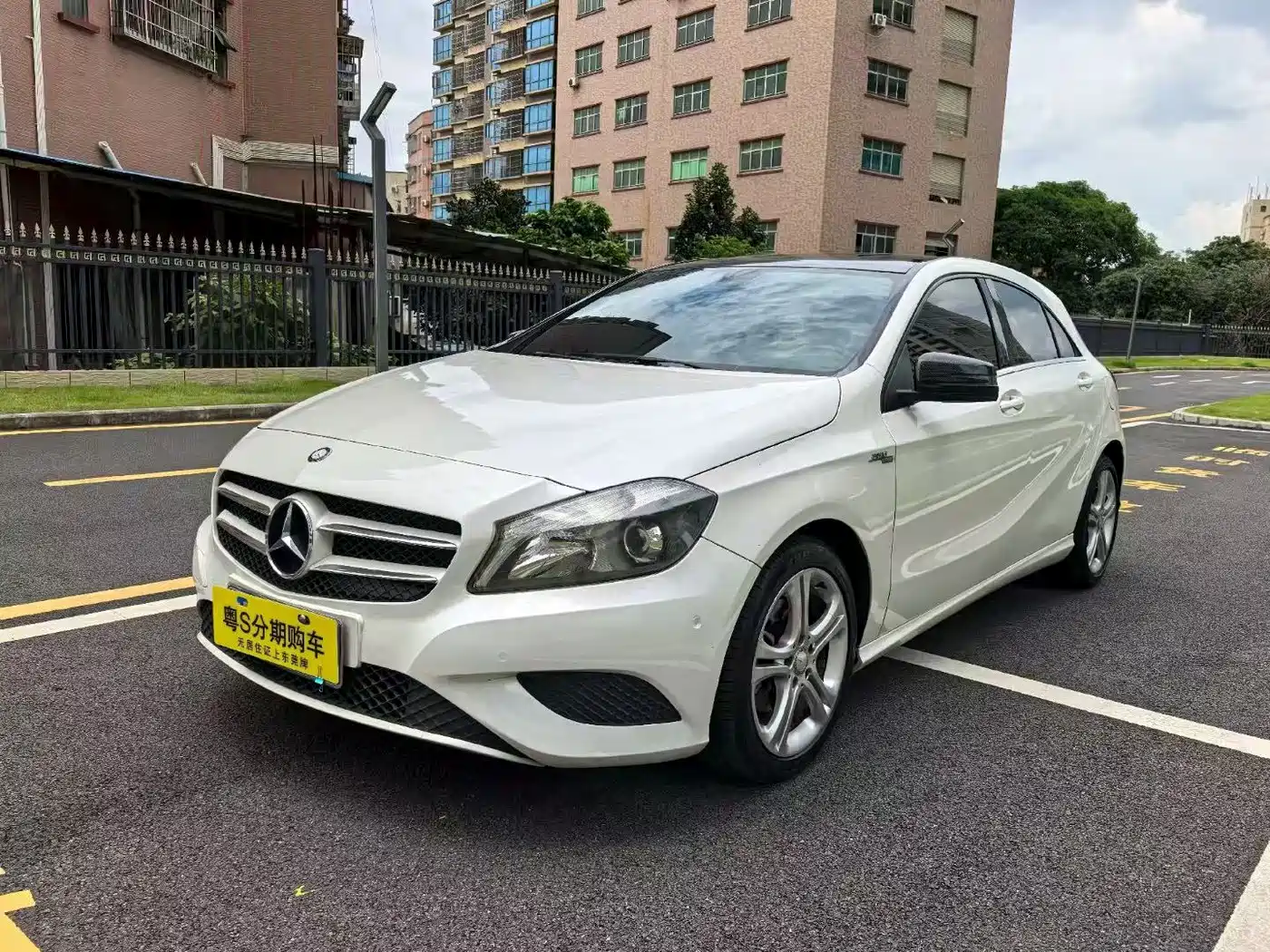 Mercedes-Benz A-Class (Import) 2015 A 180