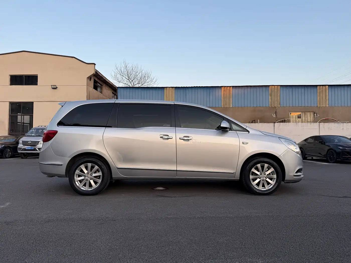 Buick GL8 2018 28T Luxury Model China VI фото 24