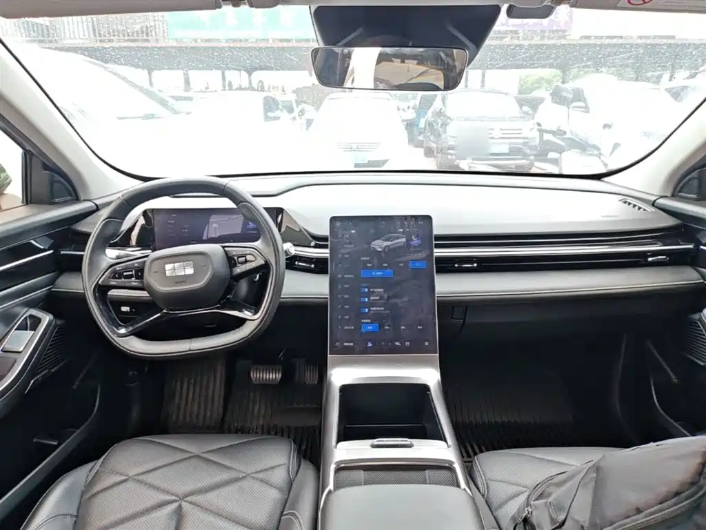 Geely Galaxy Galaxy L6 2024 125km PLUS Soaring Dragon Edition фото 10