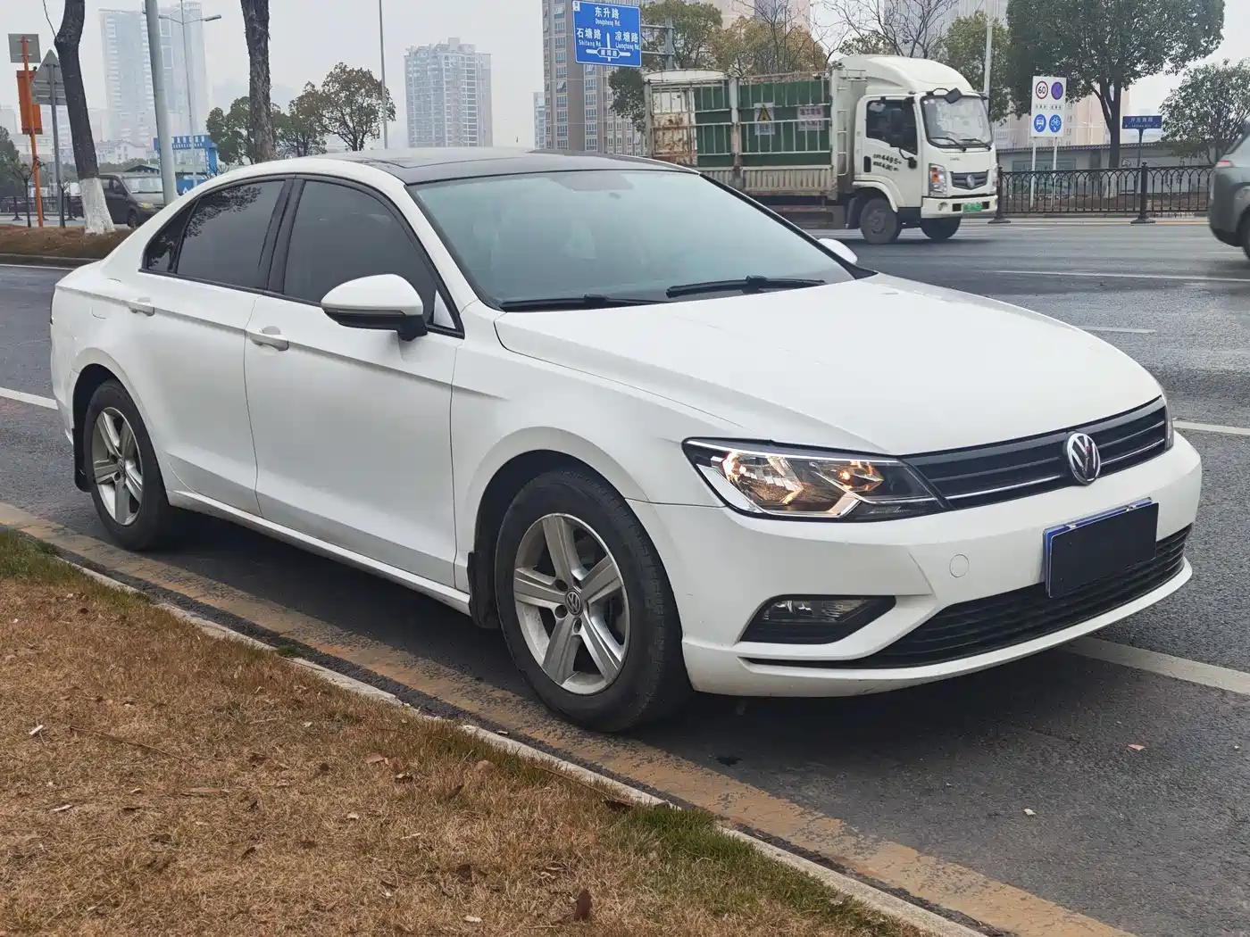 Volkswagen Lamando 2018 230TSI DSG Trend Edition фото 3